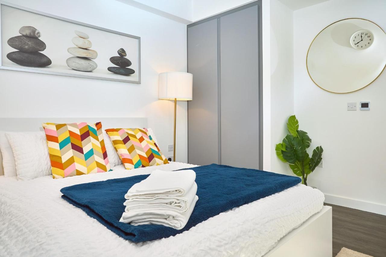 Morden Lovely 3Bedroom Apartment London Abbey Wood Εξωτερικό φωτογραφία